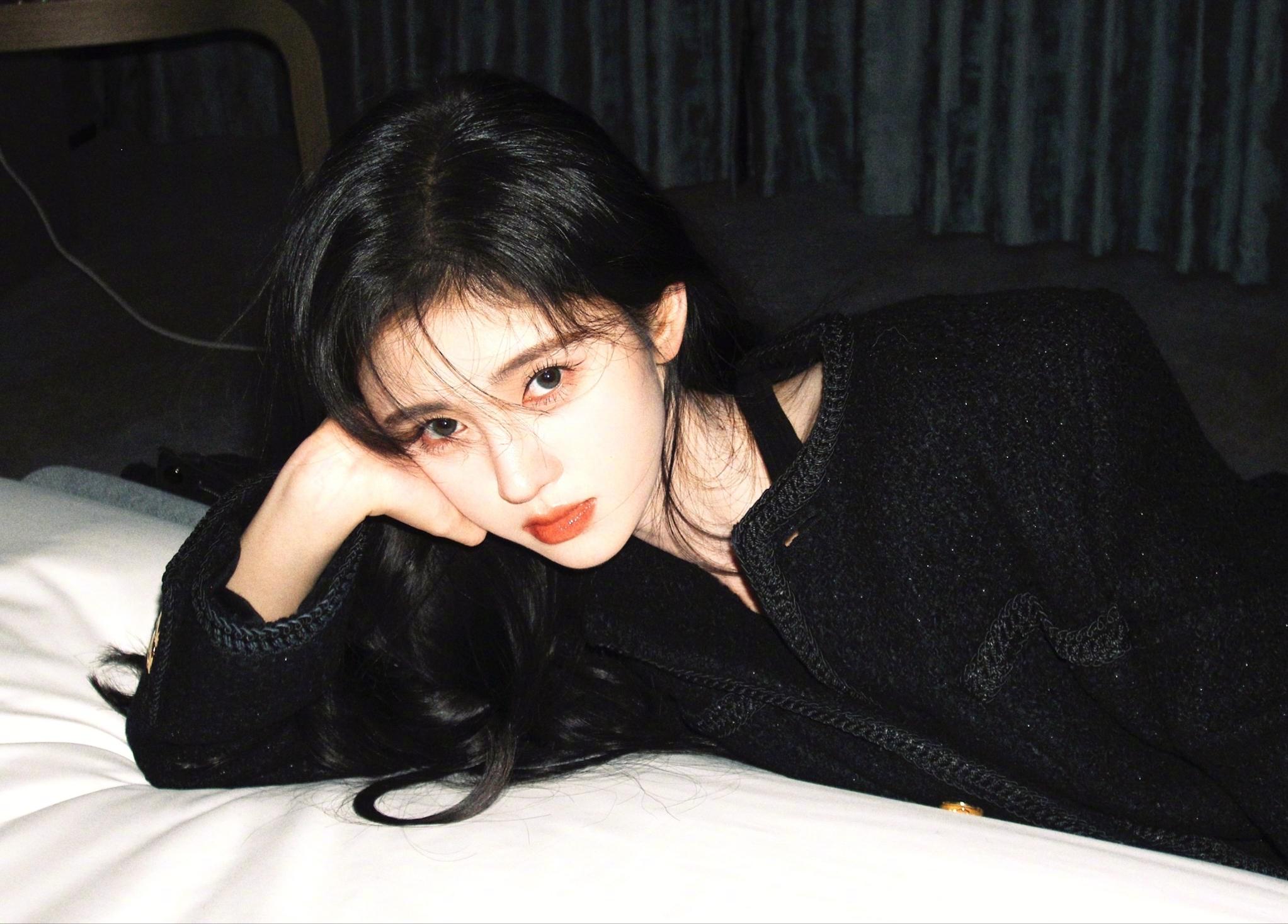 杨幂谍战跳舞,杨幂采访视频揭秘娱乐圈