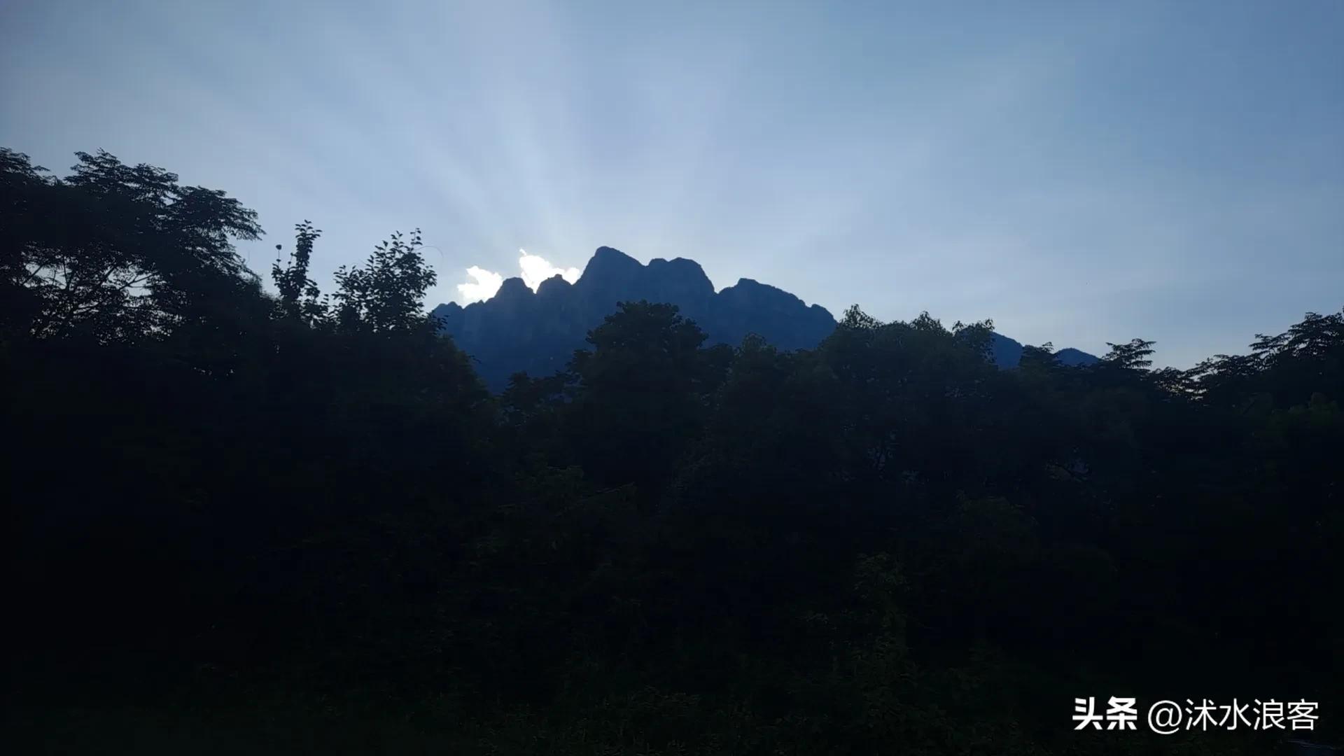 庐山一日游游记,庐山之旅路途风景