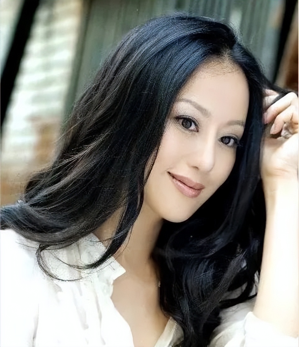 60岁的章小蕙为何突然火了,章小蕙56岁华丽翻盘