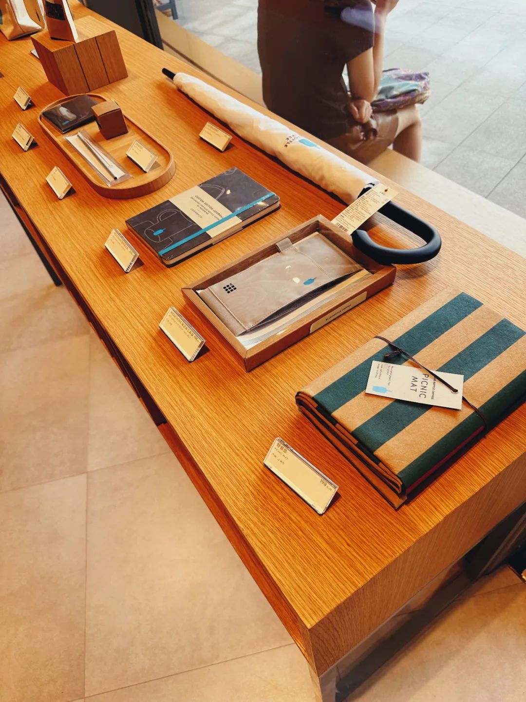 bluebottlecoffee上海首店,bluebottle上海前滩太古里店