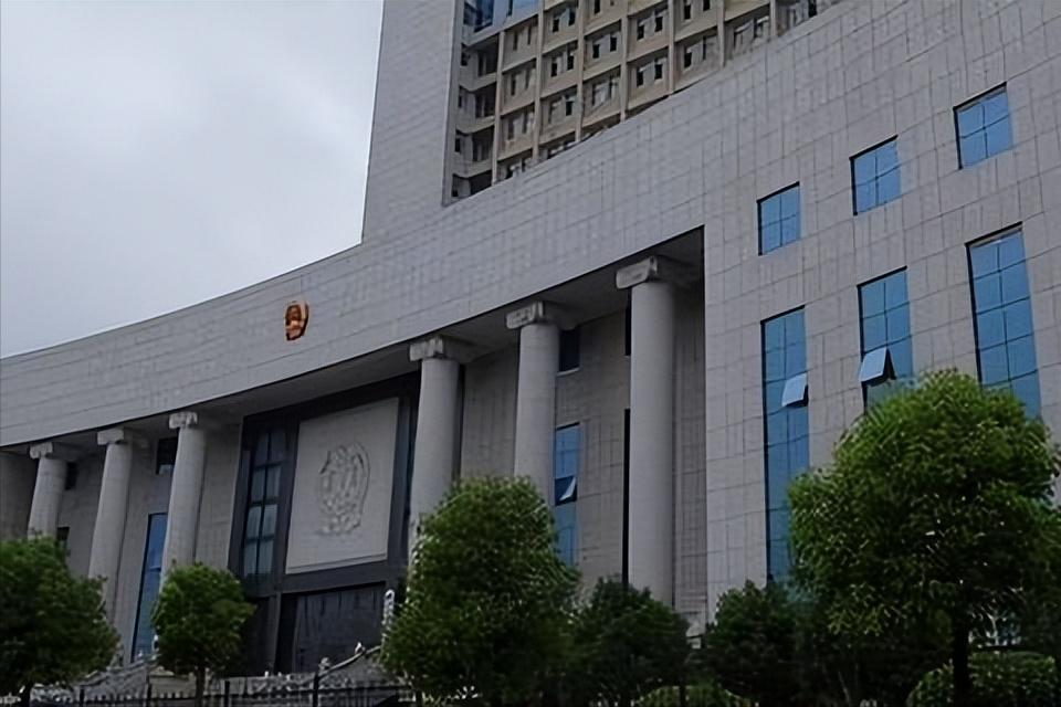 博士11天捐精5次猝死，家属要求400万赔偿，责任谁来承担？