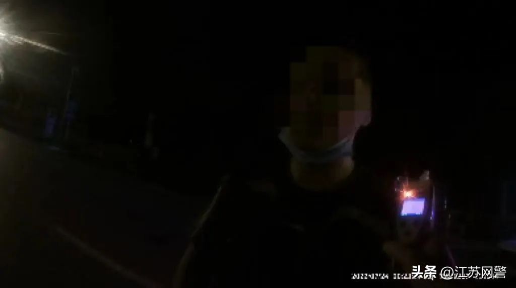 江苏镇江：润州交警零点行动一批“醉猫”入网