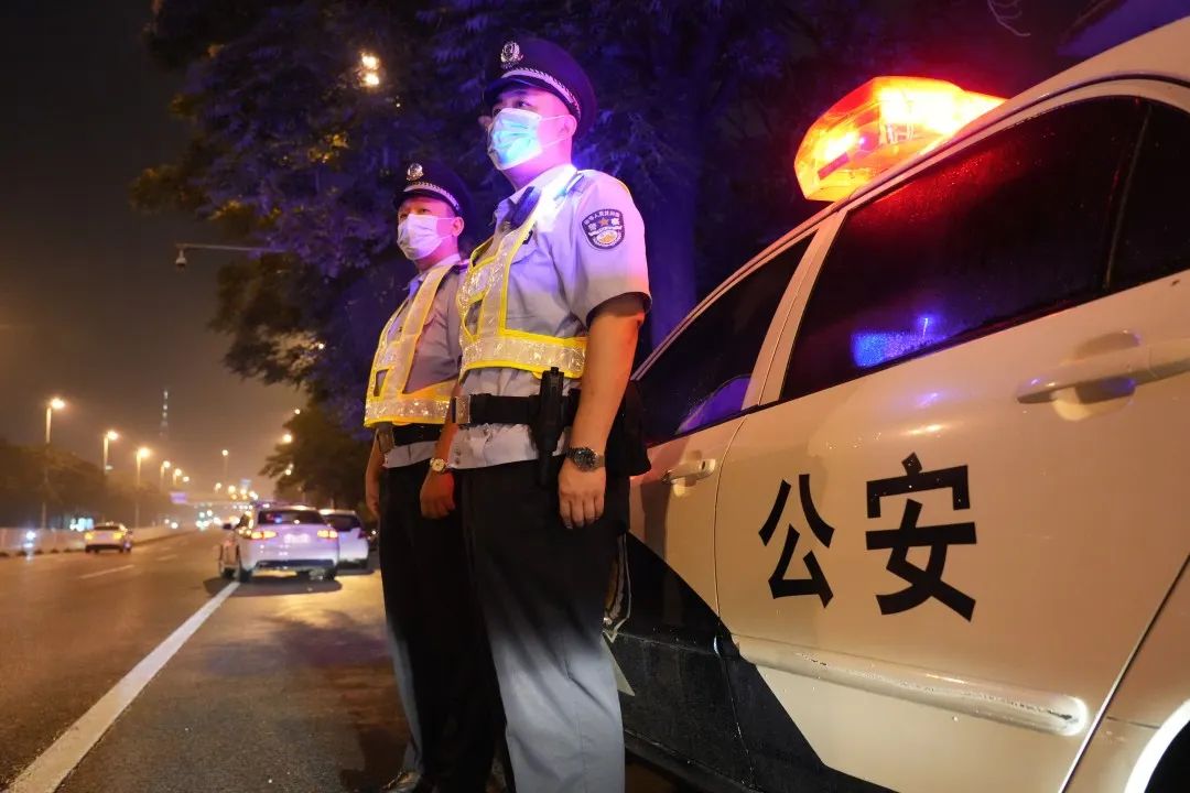 【夏季治安打击整治“百日行动”】天津公安开展第二次夏夜治安巡查宣防集中统一行动