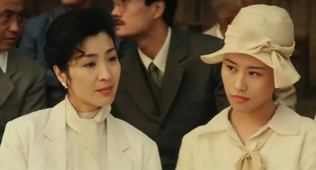 杨紫琼高定礼服闪耀戛纳红毯,杨紫琼携手老公亮相奥斯卡红毯