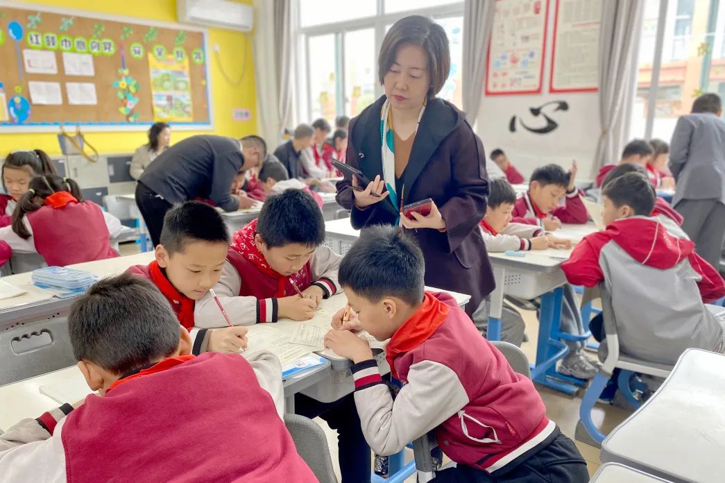 清北学校，成都新津为明学校，越来越热。