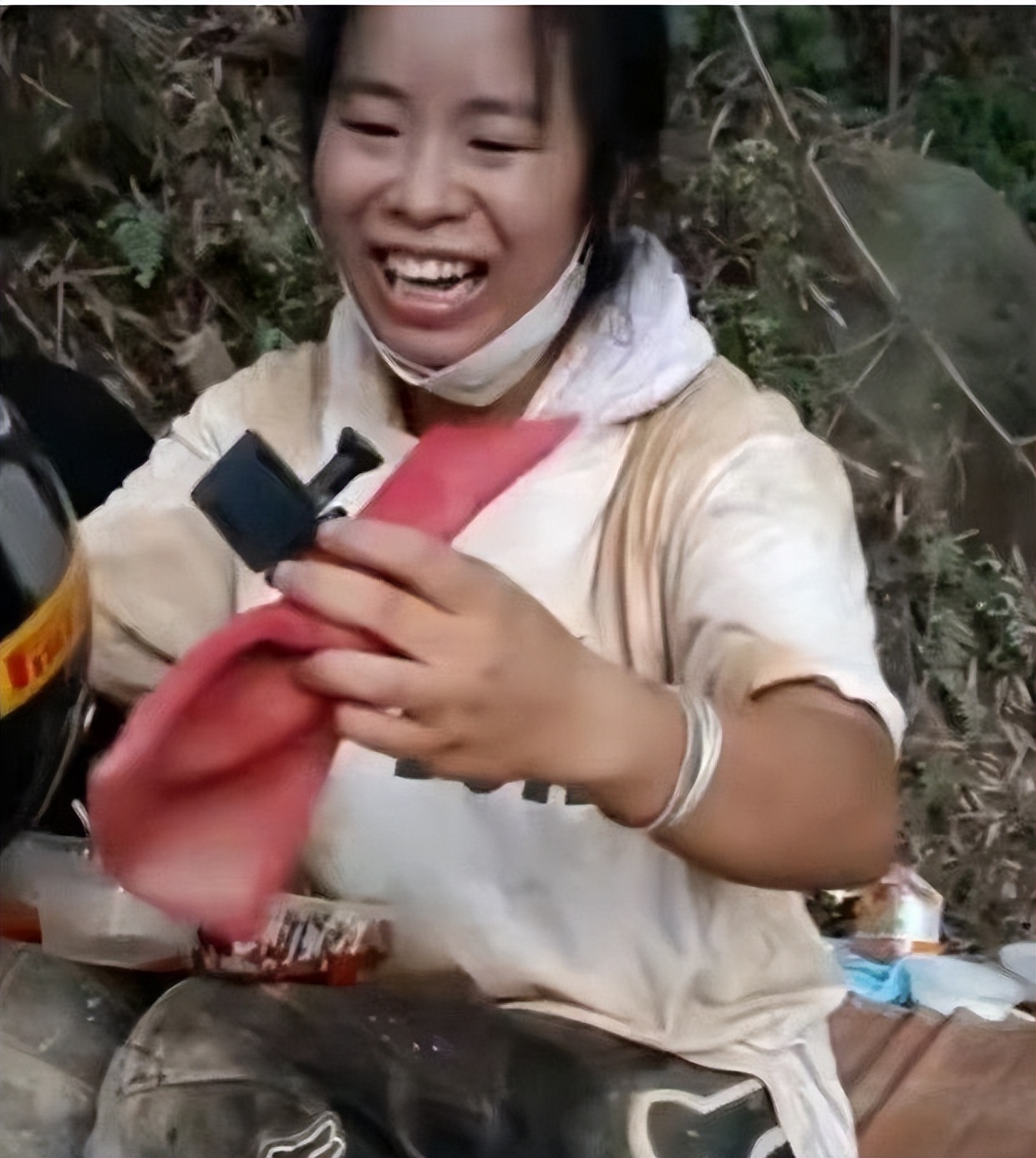 重庆山火救援震撼世界外媒评价,重庆人民为扑灭山火做了什么事