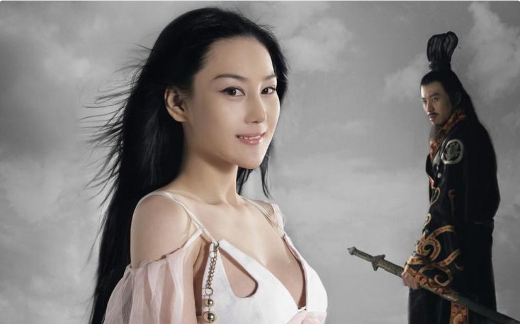 张馨予晒出老公何捷照片帅气迷人,张馨予和老公何捷婚后齐露面