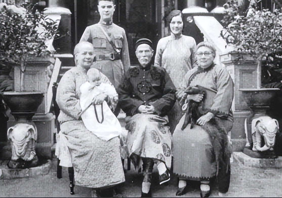 她嫁香港首富十年无子，后主动帮丈夫求娶表妹，丈夫遗言令人落泪