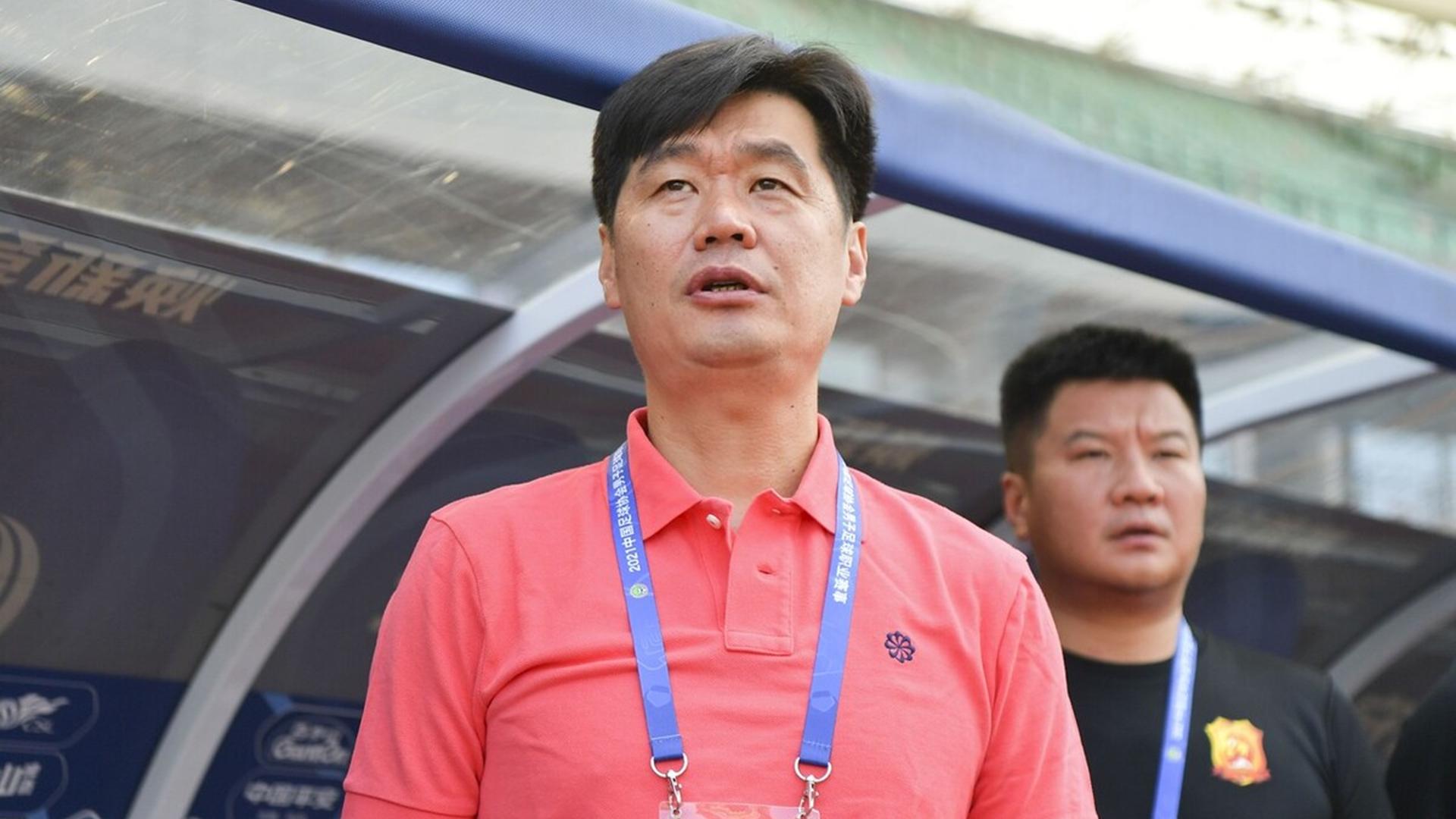 青岛足球教练李霄鹏,李霄鹏鲁能换帅视频