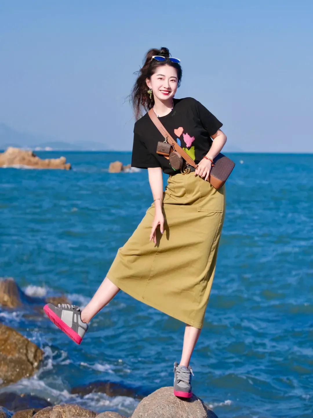 “裙子”这么穿真惊艳！不上膝、不花哨、要收腰，高级优雅又减龄