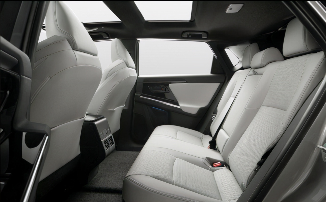 想买新能源车没指标,纯电suv丰田bz4x试驾体验