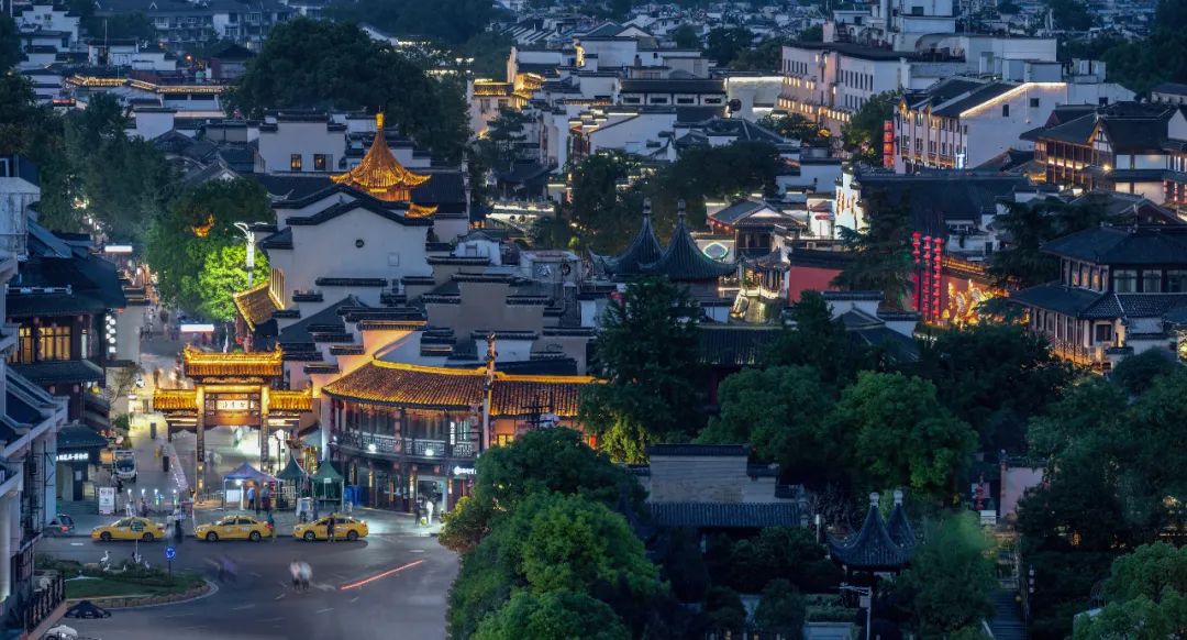 以城相见南京,以诚相见心诚则灵