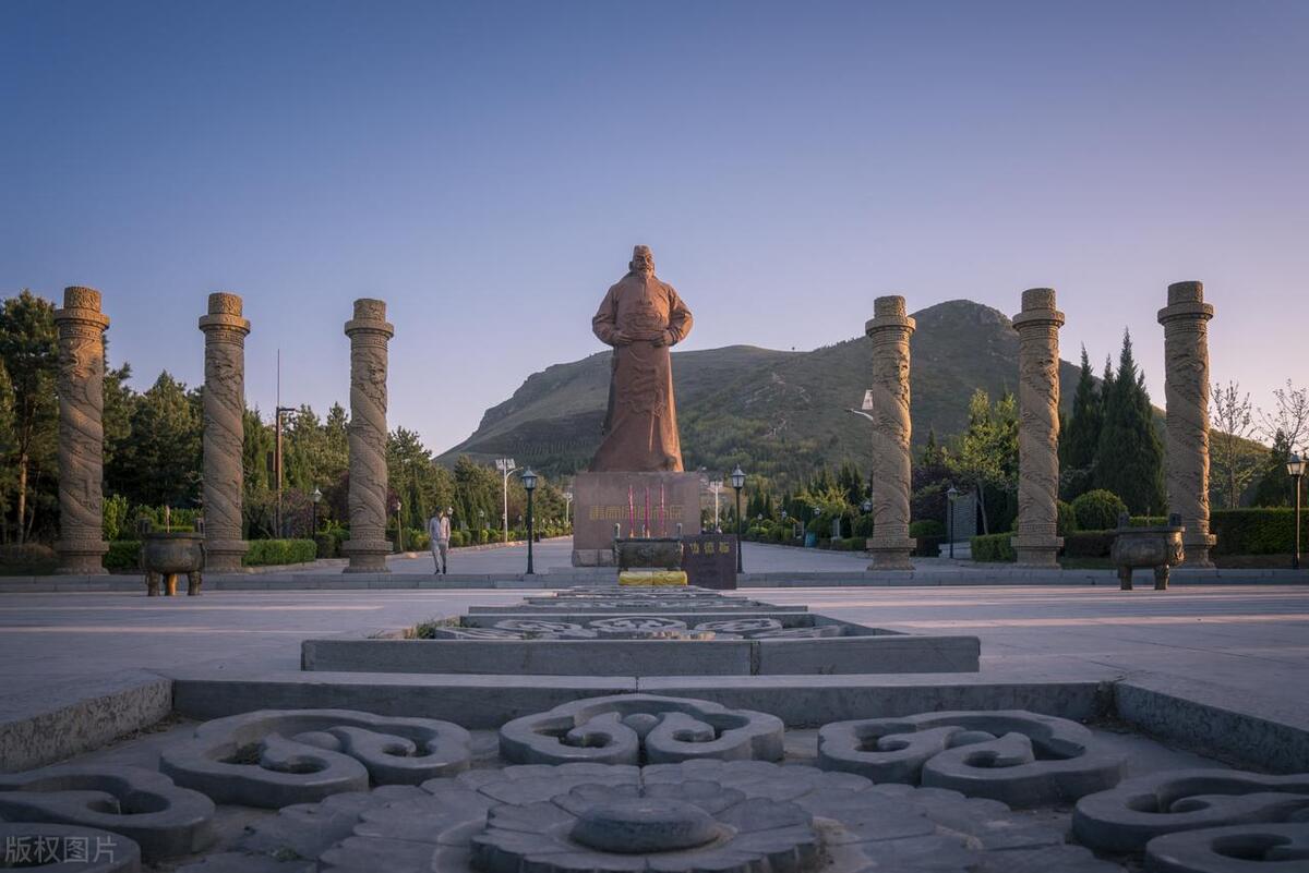 坟墓冢陵分别是何意思又有何不同,坟墓冢陵四个字的含义是什么