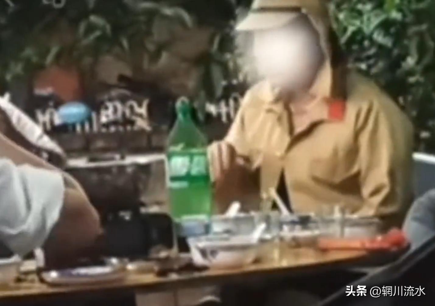 中国女子穿日本汉服被指责,女子穿仿制日本军服嬉闹被拘