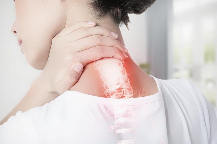 肩背疼痛的中医疗法,宅家久了背部酸痛怎么办