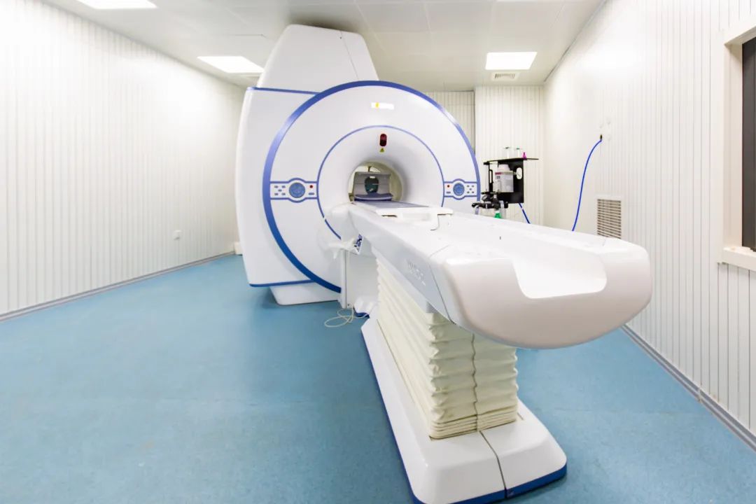 狗狗腰椎骨刺四肢不能站立,狗狗急性椎间盘突出吃什么药