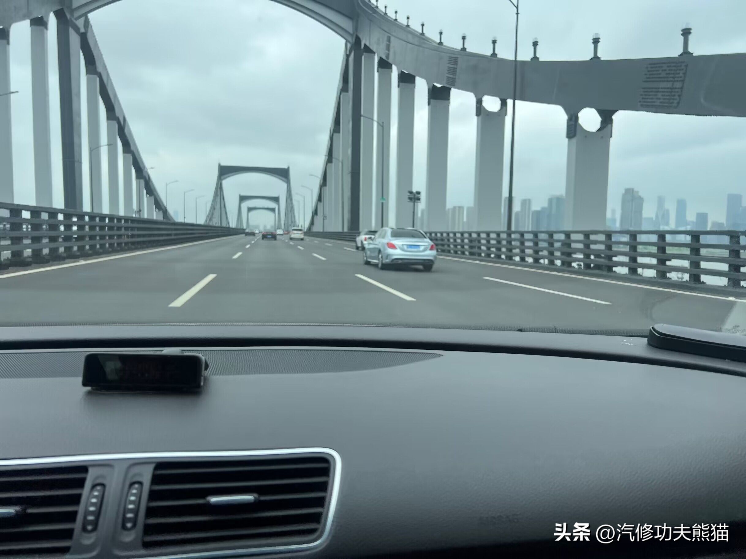 2017款大众迈腾10万公里烧机油,十年的迈腾怎么样后期维修费用