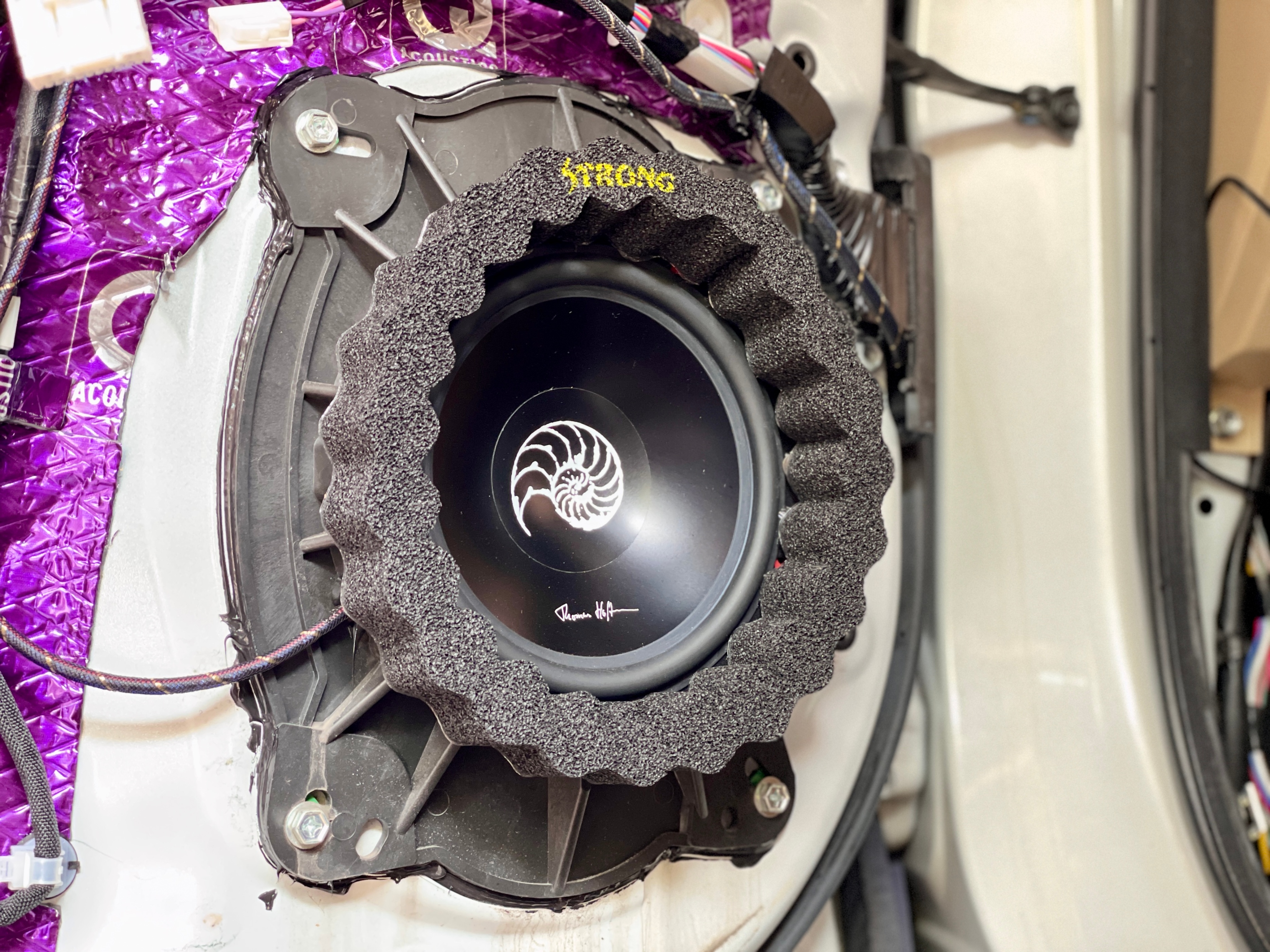 丰田汉兰达改装雷克萨斯包围,汉兰达三分频a柱音响改装