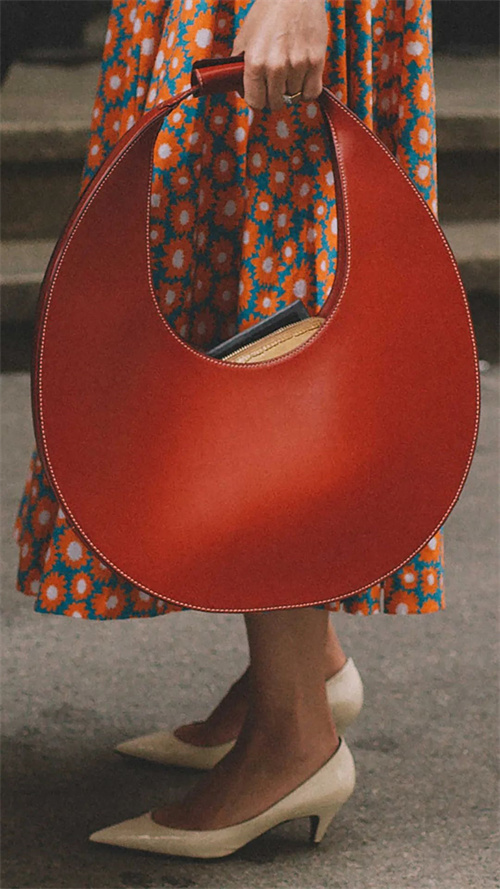 流行的大包包是什么样的,夏季实用大包包有哪些款式