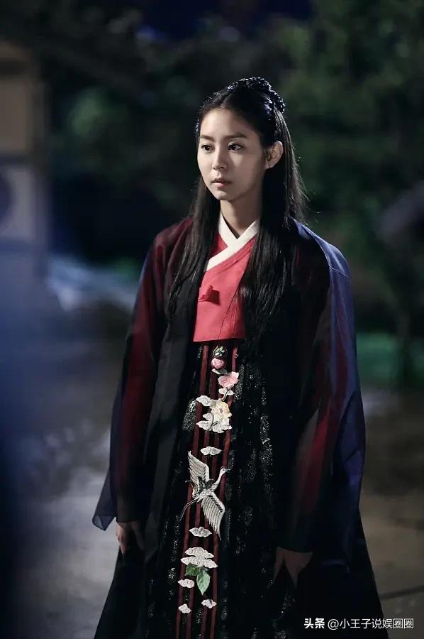 uie金宥真superjunior,韩女星uie金宥真最新机场look照