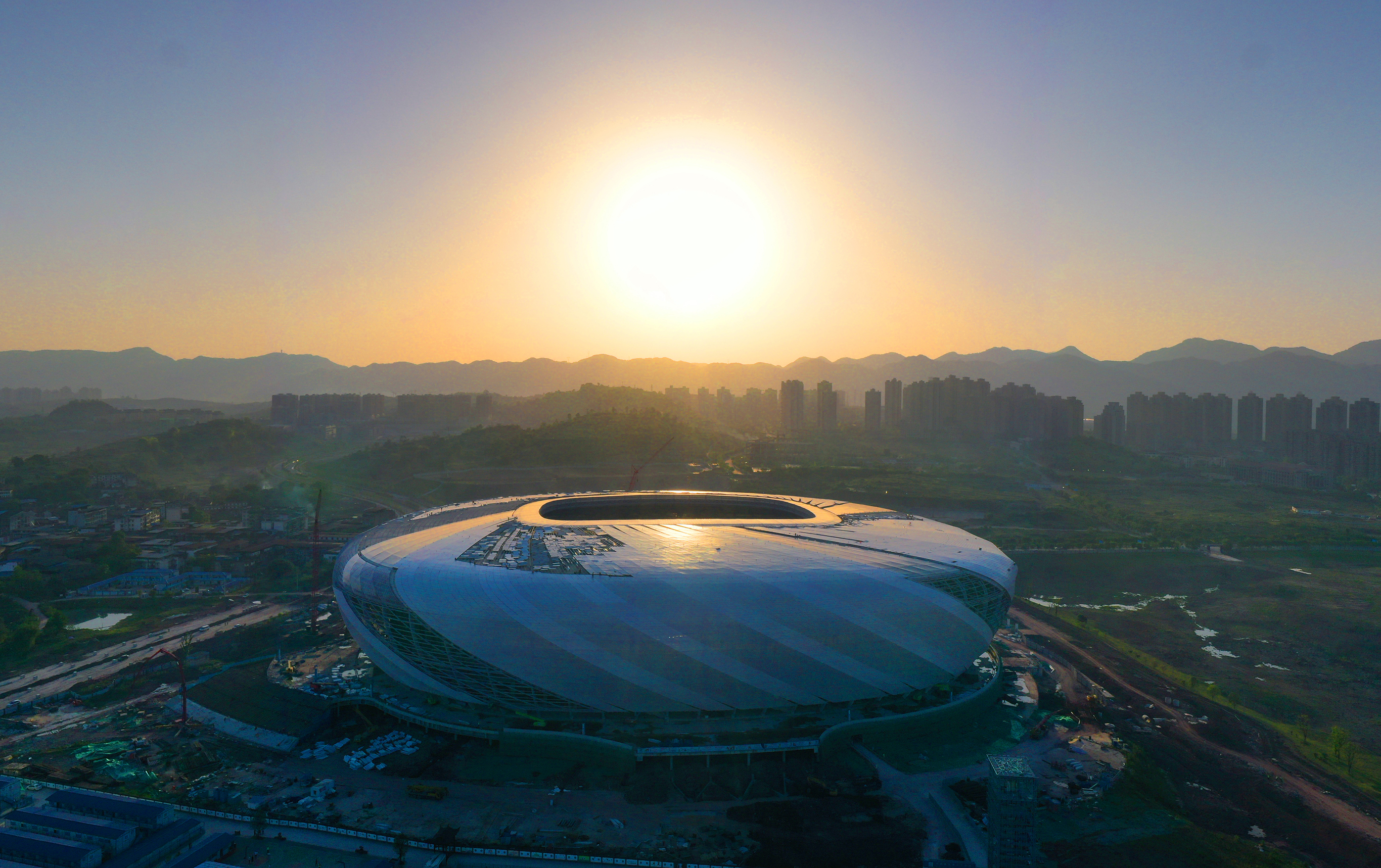 龙兴足球场5月1号有灯光秀吗,龙兴足球场灯光设计