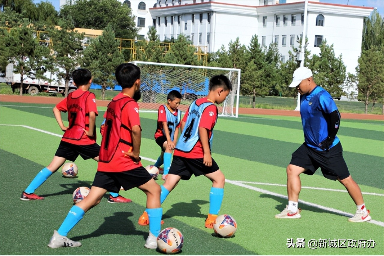 呼和浩特暑假体育训练营,呼和浩特少儿足球暑期营招生
