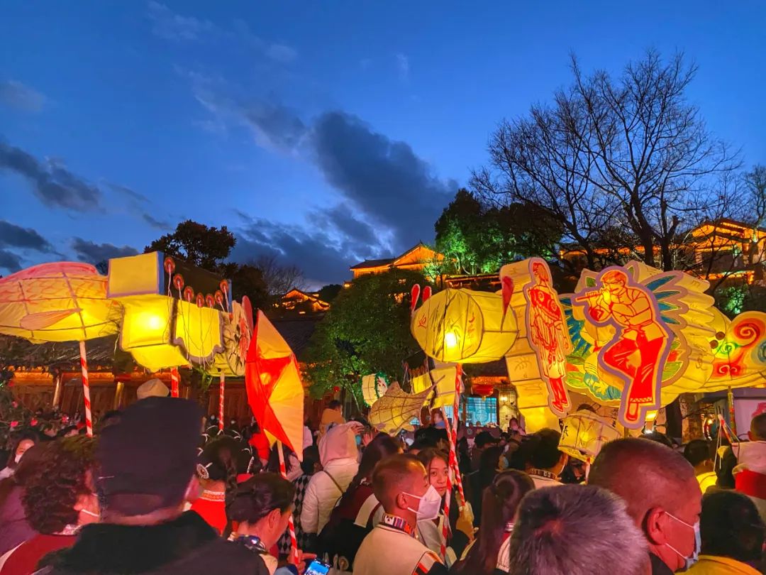 丽江古城花灯,元宵花灯夜空中最亮的星