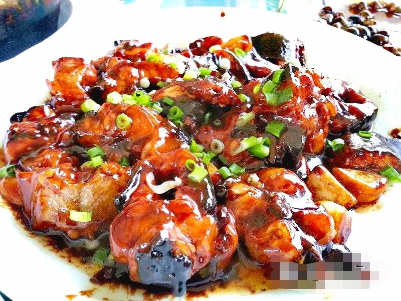 红烧鳝段说说,地道家常菜红烧鳗鱼汤汁