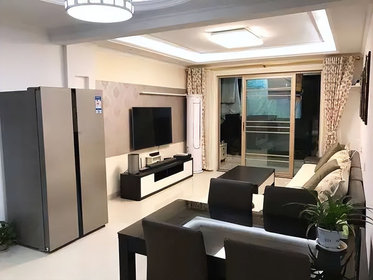 冰箱是放在厨房好还是放在餐厅好,冰箱放厨房好还是放客厅好效果图