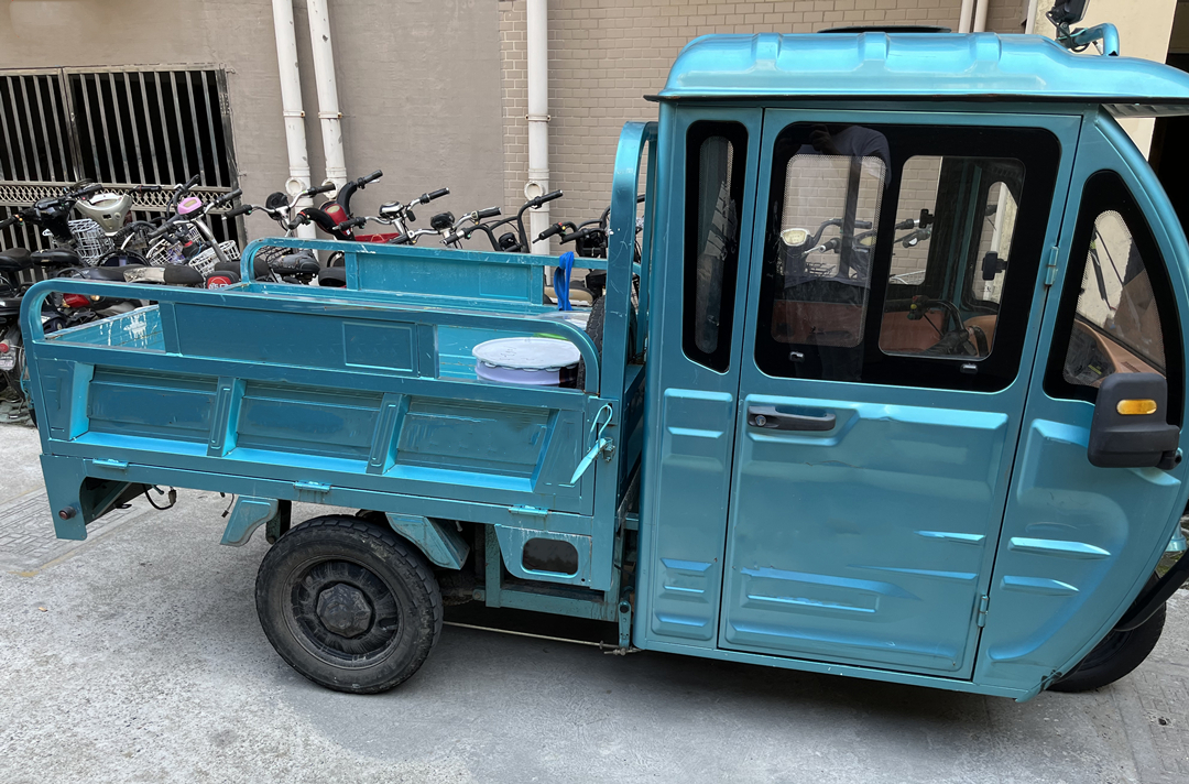 二轮电动车48v电池怎么选,三轮电动车安多大的电池合适