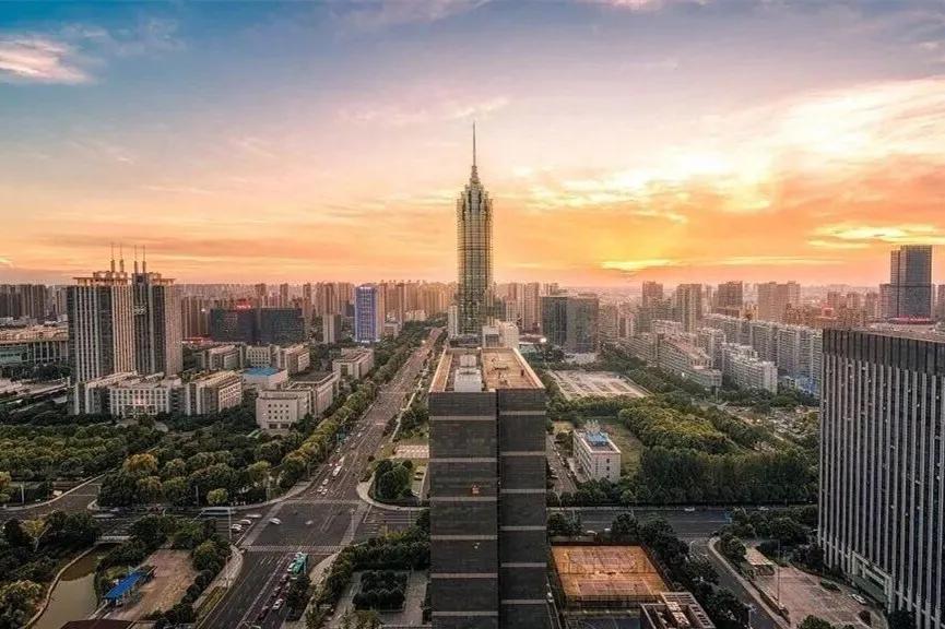 2021年，常州，牛牛牛！什么都挡不住常州奔跑的脚步…