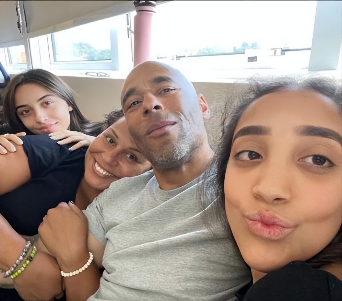 球王贝利哭泣,贝利吸毒事件