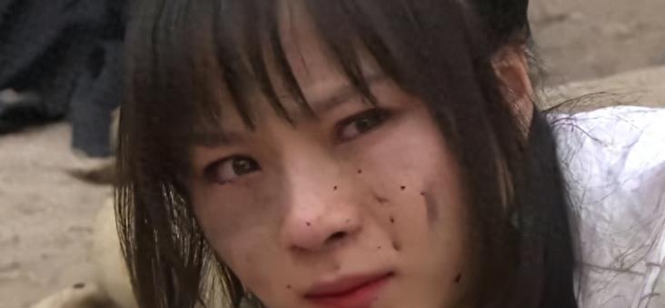 胸罩*点露**,花式泳衣,这些辣眼睛的操作,导演肚子里没一点墨水吗