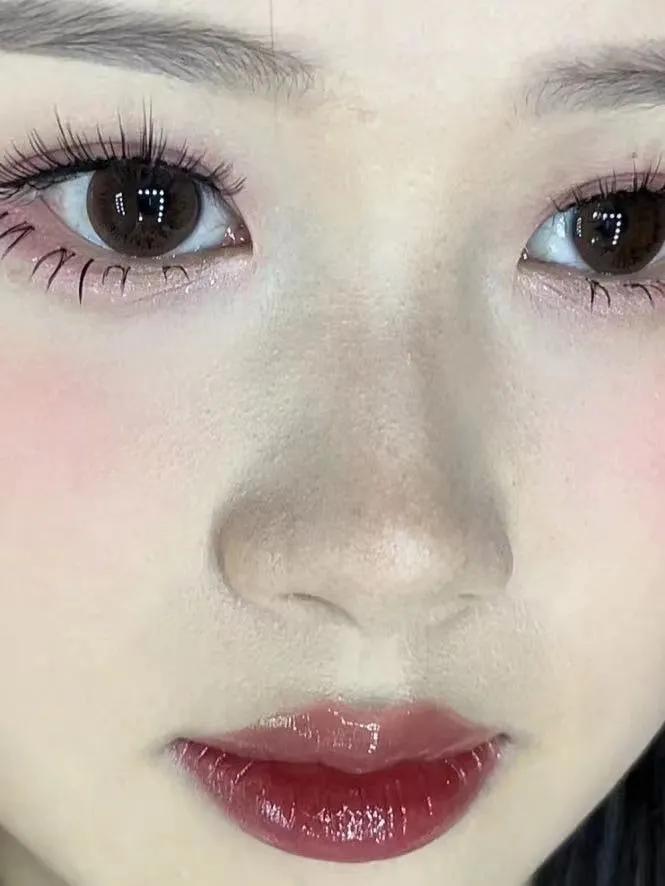 鼻子干燥起皮化妆怎么急救,妆后起皮卡粉怎么急救