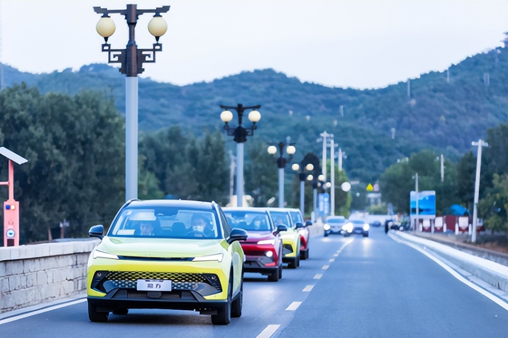 9.99-15.39万元，北汽魔方开起来究竟表现如何？