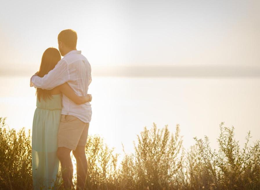 绝经后女性还能过夫妻生活吗？别不好意思，医生告诉你好处有多少