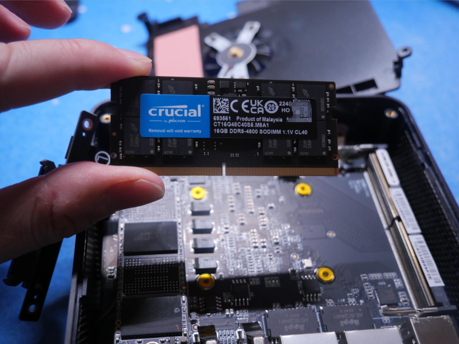 再也不怕投屏被限。零刻EQ12全能小主机直连电视，4K资源轻松看。