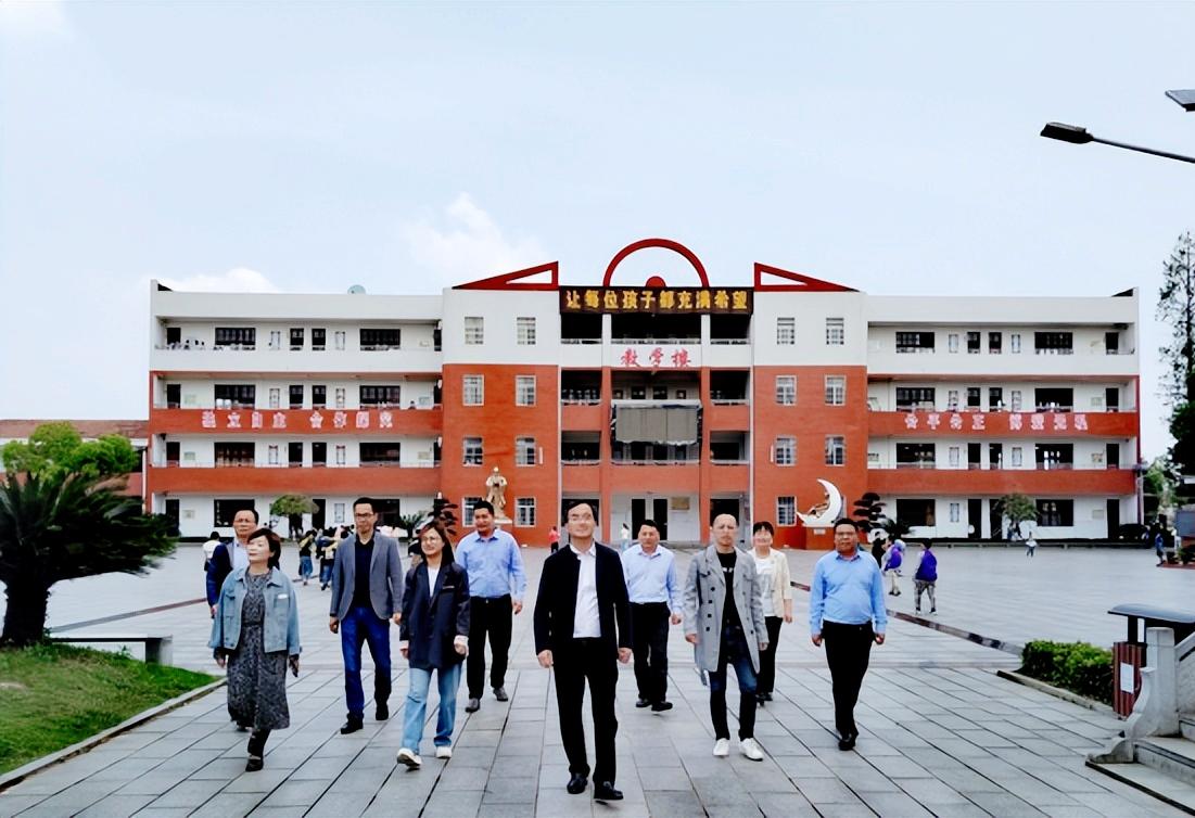 【荆楚教育巡礼】走进“全国温馨校园百强学校”武穴市花桥小学！