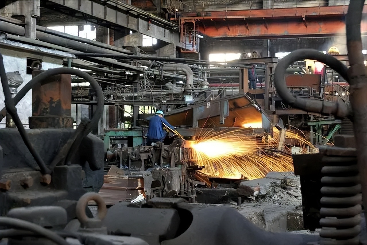 中国为何花重金购买铁矿石,铁矿石很贵为啥不用废钢