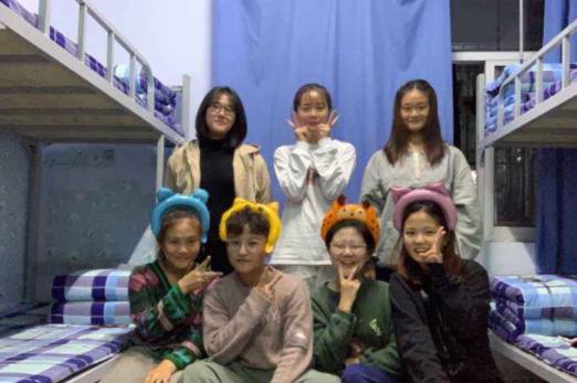 大学女生被室友孤立了怎么办,大学女生被舍友孤立怎么办