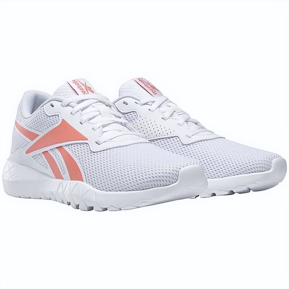 詹姆斯锐步,詹姆斯和锐步什么关系