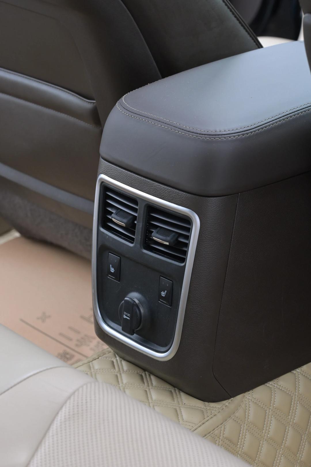 二手克莱斯勒300c1万块,13款克莱斯勒300c改装宾利