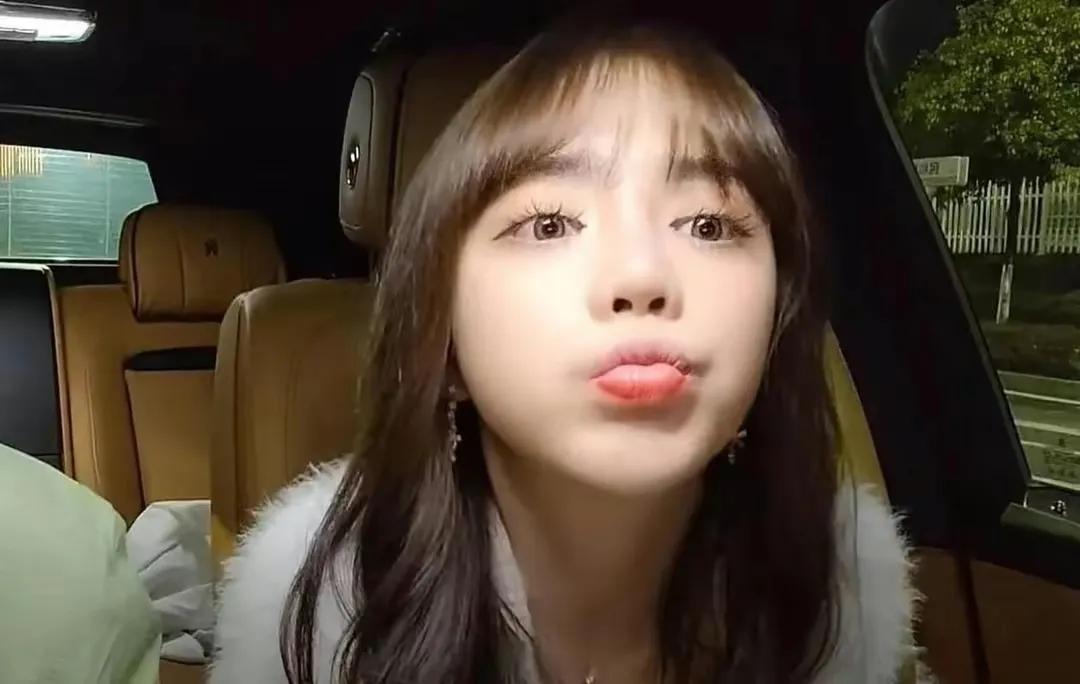 91大神秦先生的故事:冒充富二代,欺骗大量女性并进行*拍偷**