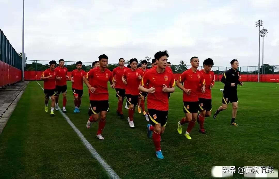 国足新帅或本月确定,官媒谈国足