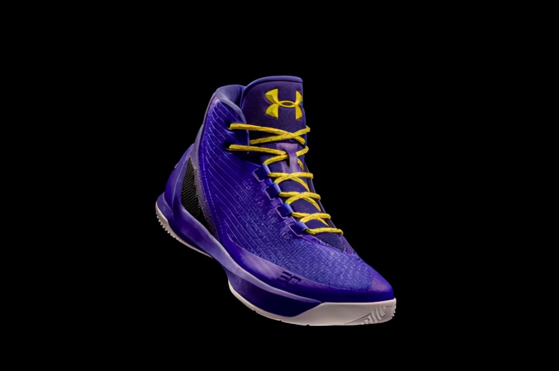 库里成了历史三分王，UA啥时候能超越耐克？