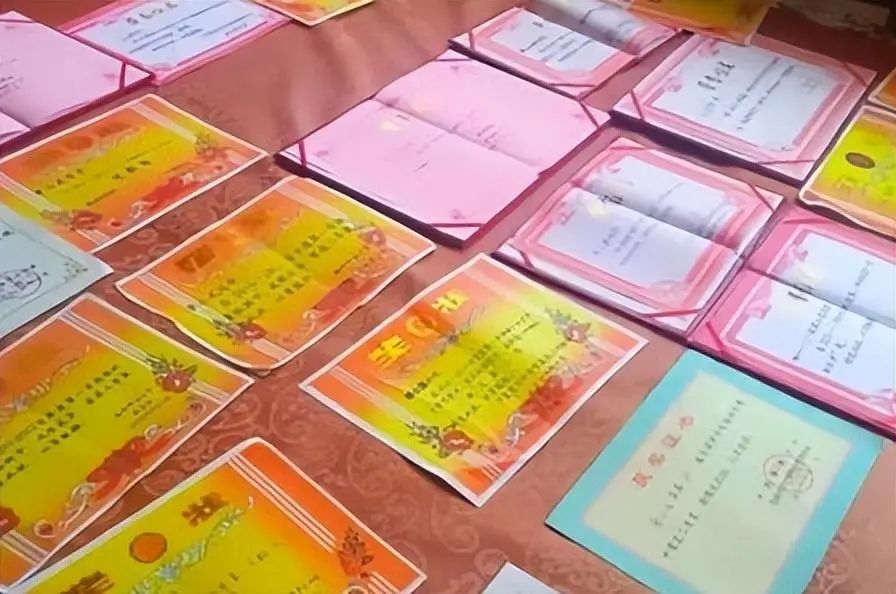 十年前放弃高考的人如今怎样了,当年高考失败的学生现在怎么样了