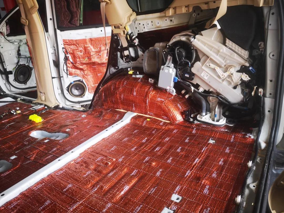 俄罗斯阿德萨隔音测评,帕萨特隔音测试