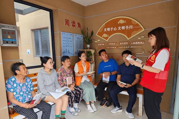 方寸间绽放的黄桥街道：倾听美丽之声