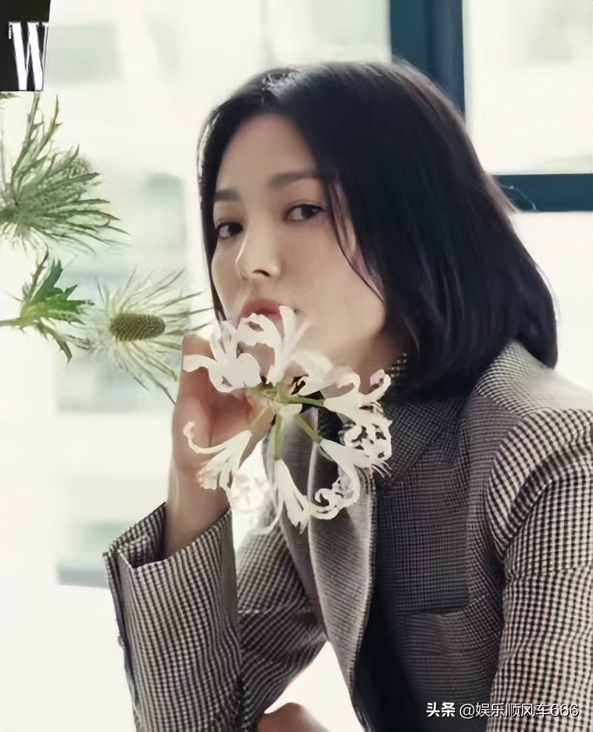 宋慧乔时装周造型梦回步步高,宋慧乔秀场气质出众