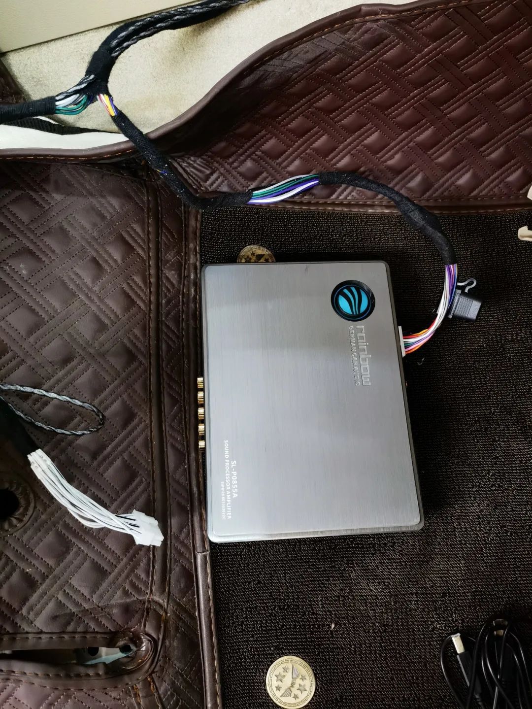 越野的旅途怎么能少了音乐的陪伴？丰田酷路泽音响升级